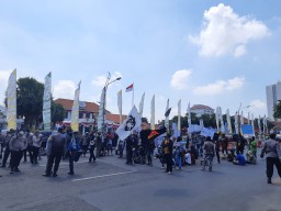 MayDay Jatim, Gubernur Khofifah Minta Buruh dan Pengusaha Kolaborasi Pulihkan Ekonomi