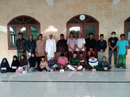 Bulan Ramadhan, Milenial Bawean Bagi-bagi Santunan