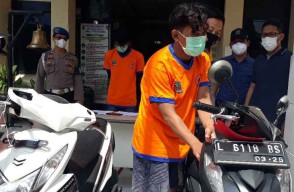 Dua Maling Motor Di-dor Polsek Sawahan