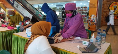 Pasca Lebaran, Lansia dan Pelayan Toko Menjadi Sasaran Vaksinasi di Tulungagung