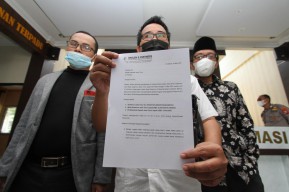 Tak Hanya Dilaporkan di Polda, Gubernur Khofifah Cs Bakal Diadukan ke Presiden Jokowi Juga
