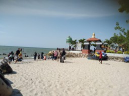 Begini Cara Pengelola Wisata Pasir Putih Dalegan Menjaga Protokol Kesehatan