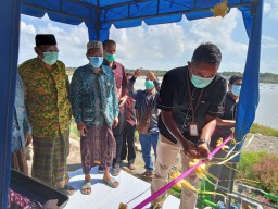 PT Cargill Indonesia Serahkan Bantuan CSR Sumur Bor Kepada Warga Manyar Sidorukun Kabupaten Gresik
