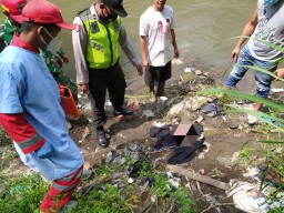 Heboh Jasad Bayi Kintir di Tepi Sungai Brantas Malang