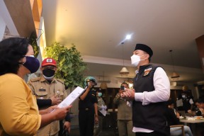Cek PPKM Miro, Wali Kota Eri Cahyadi Optimis Perekonomian Surabaya Dapat Segera Normal