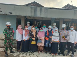 Bu Min Launching Program Pemugaran Ratusan Rumah Miskin di Wilayah Gresik Selatan