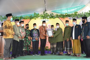Bertepatan Momen Konferensi IX, Bupati Sidoarjo Serahkan Lahan Jalan Kantor MWC NU Sukodono