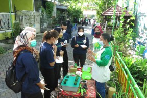 Puluhan Milenial Belajar Pengolahan Sampah Rumah Tangga di Kampung Edukasi Sampah Sidoarjo