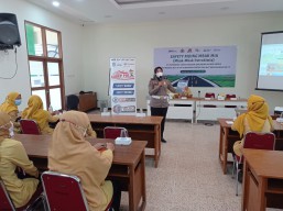 Satlantas Polres Gresik Gelar Sosialisasi Safety Riding untuk Karyawan PT Petrokimia Gresik