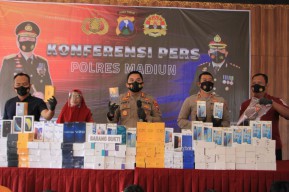 Spesialis Pembobol Toko Handphone Antara Kota Diringkus, Lima Tersangka Didor
