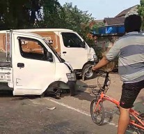 Empat Mobil Serondolan di Dekat Pasar Sroyo Bojonegoro, Beruntung Tak Ada Korban