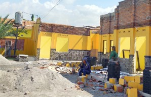 Optimalkan Pelayanan, Pemdes Kebonwaris Rehab Kantor