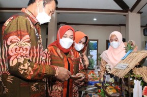 Berharap Miliki Menu Baru Bernilai Ekonomi, Lomba Masak Serba Ikan Digelar di Lamongan
