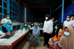 Jauh dengan Pusat Kota, Bupati Banyuwangi Buka Layanan Masyarakat di Wilayah Perkebunan