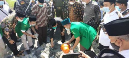 Gus Menteri Letakkan Batu Pertama Pembangunan NU Centre Lamongan, Bakal Jadi Gedung NU Terbesar di Indonesia