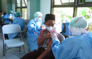 Target Vaksinasi 70 persen di Sidoarjo Terkendala Pasokan