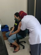 Anggota DPRD Surabaya Mobilisasi Warga Ikut Vaksin