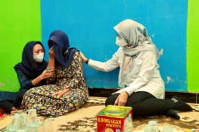 Takziyah ke Korban KMP Yunice, Bupati Ipuk Sampaikan Duka Cita