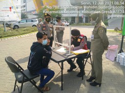 Ratusan Pengendara di Gresik Terpaksa Putar Balik, Sebagian Pilih Bayar Denda