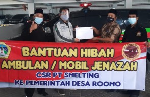 PT Smelting Serahkan Satu Unit Ambulance Ke Desa Roomo Untuk Mempercepat Pelayanan Kesehatan