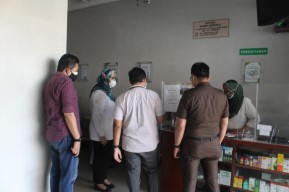 Cegah Penimbunan Obat, Apotek di Gresik Disidak Kejaksaan
