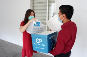 Crown Prince Berikan Layanan Food Delivery