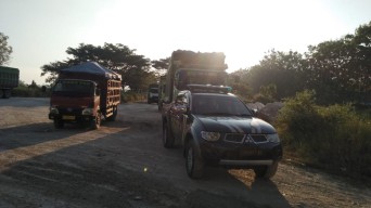 Puluhan Dump Truk Galian C Terjaring Razia di Gresik