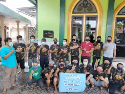 Di Masa PPKM, Ormas Pejuang Siliwangi Indonesia 1922 DPD Jatim Bersihkan Masjid