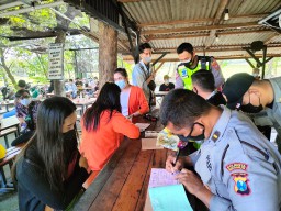 Polresta Sidoarjo Bubarkan Lomba Mancing dan Razia Pengunjung Warkop