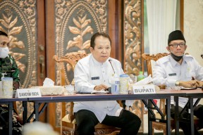 Bupati Hendy Siswanto Instruksikan Kades Se-Jember Tutup Akses Masuk