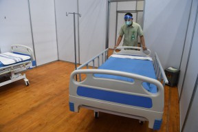 Petrokimia Gresik Pinjamkan 50 Bed ke Pondok Rehabilitasi Covid Stadion Gejos