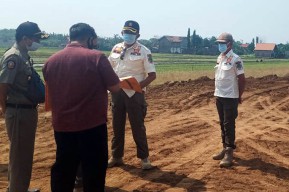 Satpol PP Kota Pasuruan Segel Perumahan Bodong di Gadingrejo