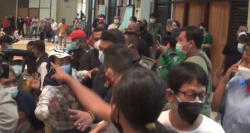 Vaksinasi Pelajar di Islamic Centre Surabaya Sempat Diwarnai Kericuhan