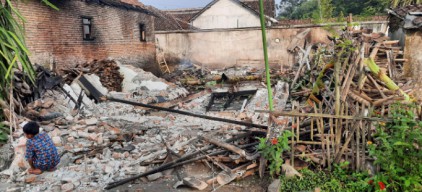 Ditinggal ke Makam, Rumah Warga Jember Kebakaran