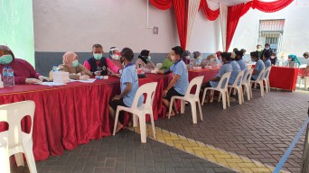 Ratusan Warga Binaan Rutan Gresik Mulai Disuntik Vaksin