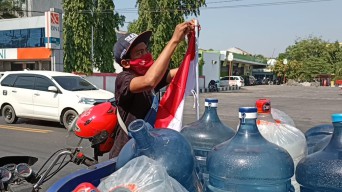 Belajar dari Tukang Galon, Tetap NKRI Harga Mati Meski Sulit di Masa Pandemi