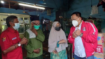 Songsong Bulan Muharram, Anas Karno Bersama Kader Beri Santunan Yatim Piatu