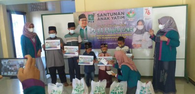 Legislator PKB Jatim Bagikan Santunan Yatim Piatu Covid-19 Bareng DPC PKB Gresik