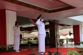 Pimpin Upacara HUT RI Ke-76, Bupati Anna Sampaikan Bidang Kesehatan Jadi Prioritas Pembangunan di Bojonegoro