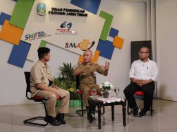 Jelang PTM, Pemprov Jatim Siapkan Aplikasi 'Jatim Cerdas Ruang Belajar'