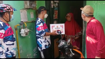 Gerindra Jatim Bagikan 100 Paket Sembako kepada Pelaku UMKM