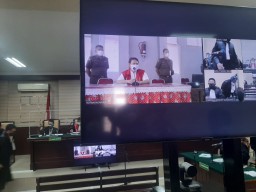 Bupati Nganjuk Novi Didakwa Pasal Gratifikasi