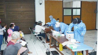 Parta Gerindra Gelar Vaksinasi Massal di GOR Sidoarjo