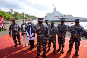 KSAL Laksamana TNI Yudo Margono Resmi Melaunching KRI Golok, "Kapal Perang Siluman" Buatan Banyuwangi