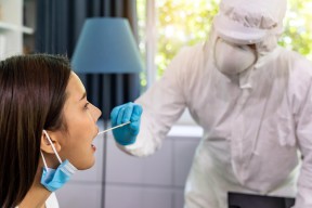 Kimia Farma Ikuti Instruksi Presiden Turunkan Tarif Tes PCR Jadi Rp 500 Ribu