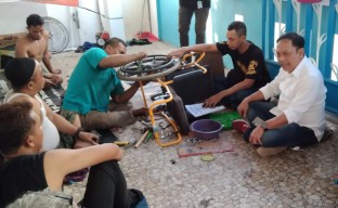 Kunjungi Pelatihan Servis Kursi Roda, Anas Karno Apresiasi Kemandirian Ekonomi Disable