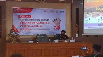 Bea Cukai Jember Sosialisasikan Aturan Cukai Rokok ke Pedgang dan Pengusaha Rokok Situbondo