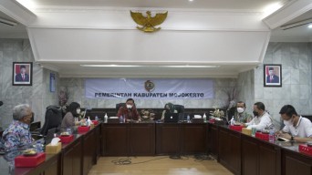 Berharap Perekonomian di Jatim Segera Pulih, Tim KSP Dukung Percepatan Vaksinasi di Mojokerto