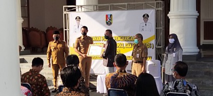 Komitmen Laksanakan HSSE, PT Pertamina Hulu Energi Tuban East Java Diganjar Penghargaan Gubernur