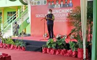 Bupati Pamekasan Resmikan Empat Sekolah Tangguh, Ajak Masyarakat Perang Hoax Covid-19